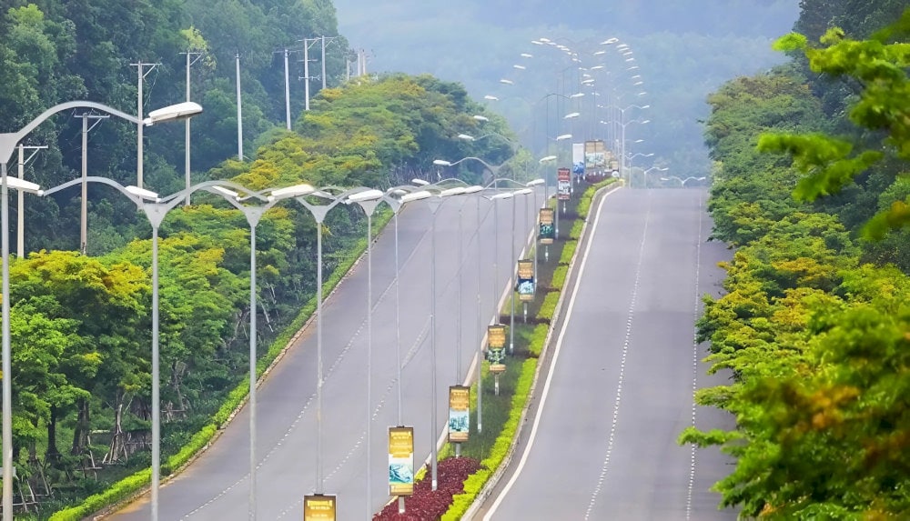 Cung đường đi Bà Nà Hills rất đẹp, bạn có thể chọn bất kỳ loại phương tiện nào tùy nhu cầu